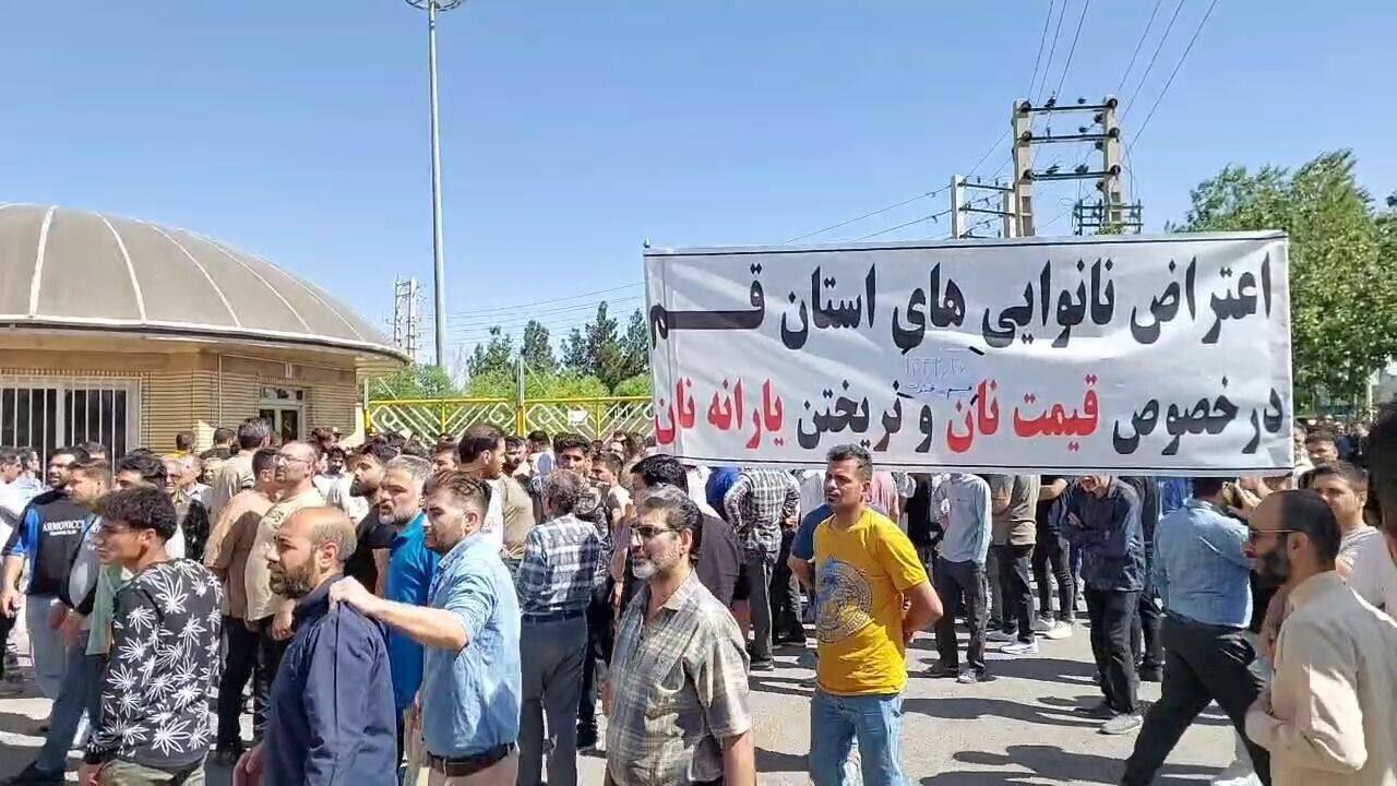 تجمع نانوایان در برخی شهرها؛ قتل در ملکان بخاطر صف نان!