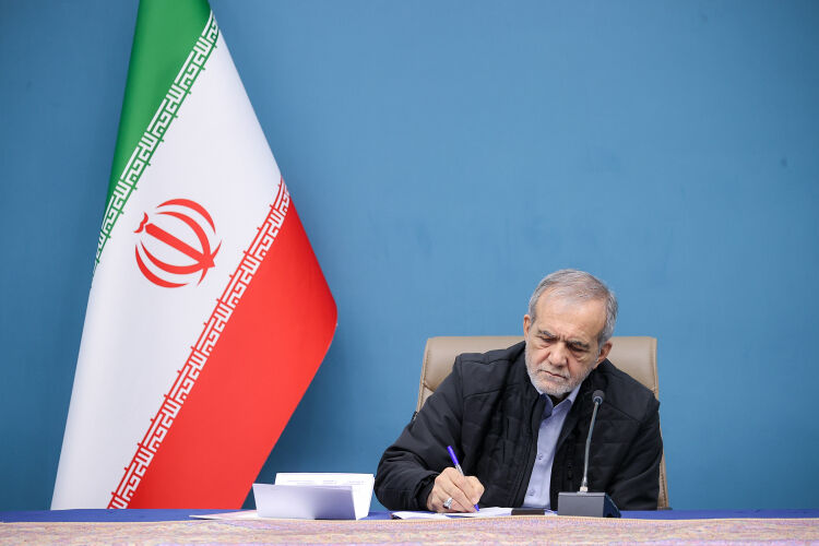 پزشکیان: همه افتخار این پیروزی تاریخی به ملت بزرگ و تمدن‌ساز ایران اختصاص دارد