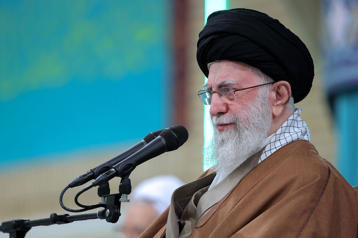 سومین پیام تصویری رهبر انقلاب: به ملت بزرگ ایران تبریک عرض می‌کنم