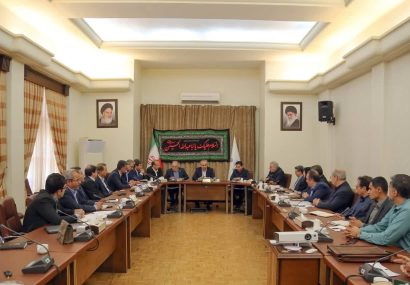 انتقاد استاندار از تعلل وزارتخانه های نیرو و کار در احداث نیروگاه سیکل ترکیبی و درخواست تسریع در تحویل پنل های خورشیدی 