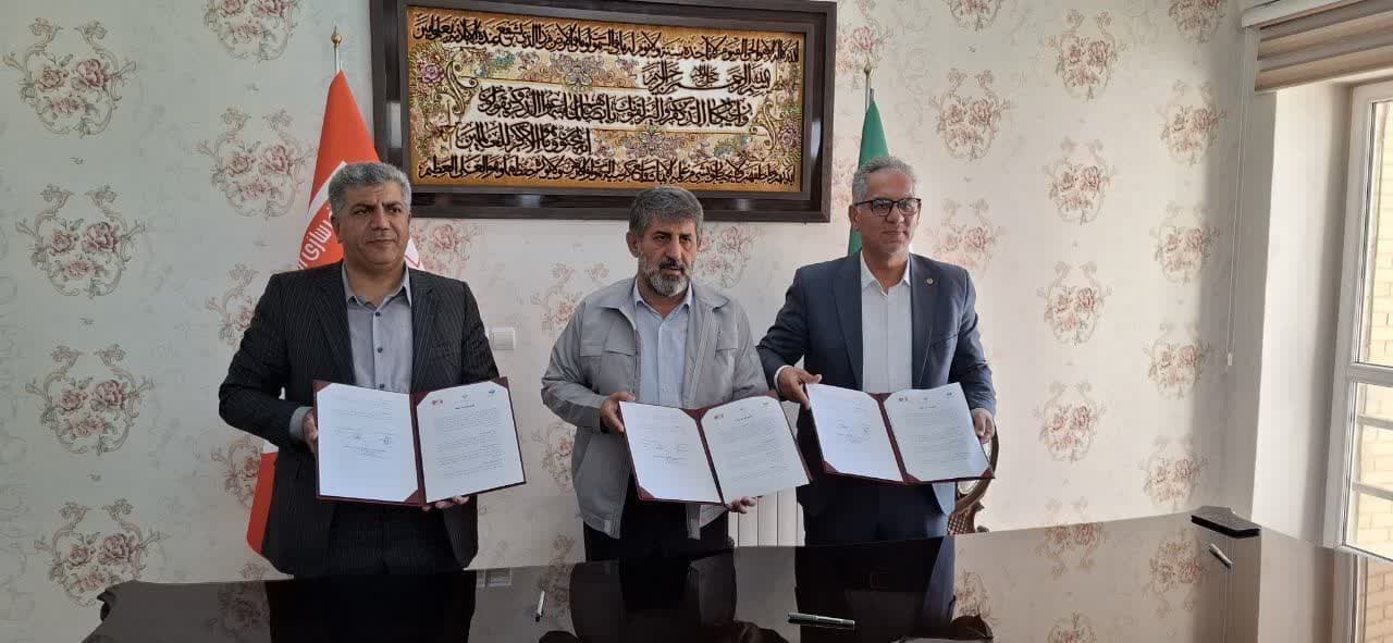 امضای تفاهم‌نامه سه‌جانبه برای ایجاد درآمد پایدار در دهیاری‌ها و رونق اقتصادی روستاها