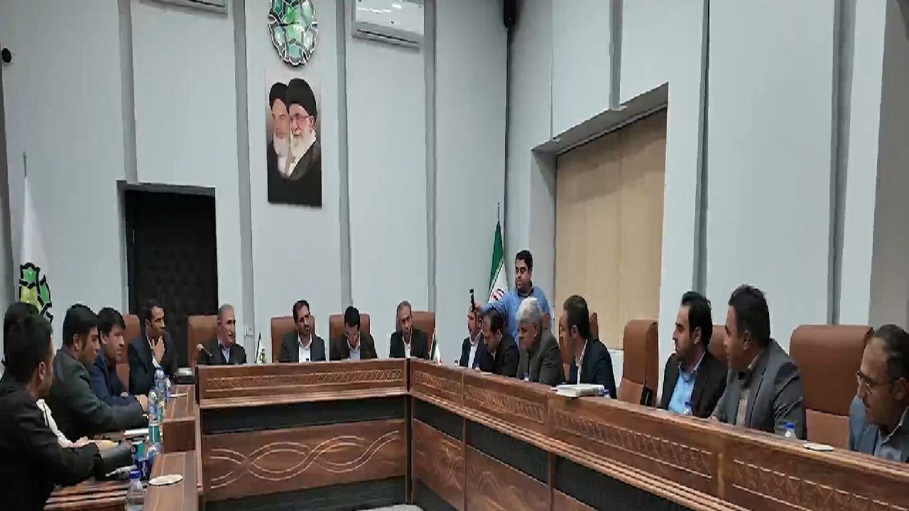 بازدید معاون وزیر راه و شهرسازی از پروژه‌های آذرشهر