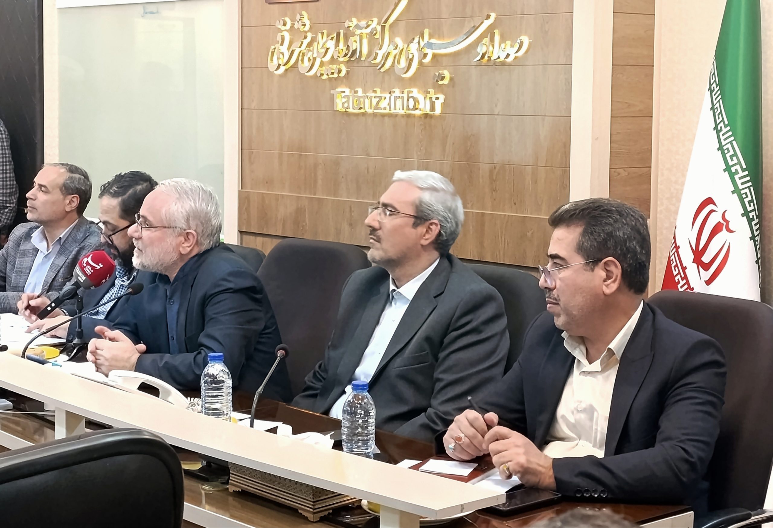 هیچ حمایتی از مس سونگون و باشگاه تراکتور دریافت نکردهایم هیچ حمایتی از مس سونگون و باشگاه تراکتور دریافت نکردهایم