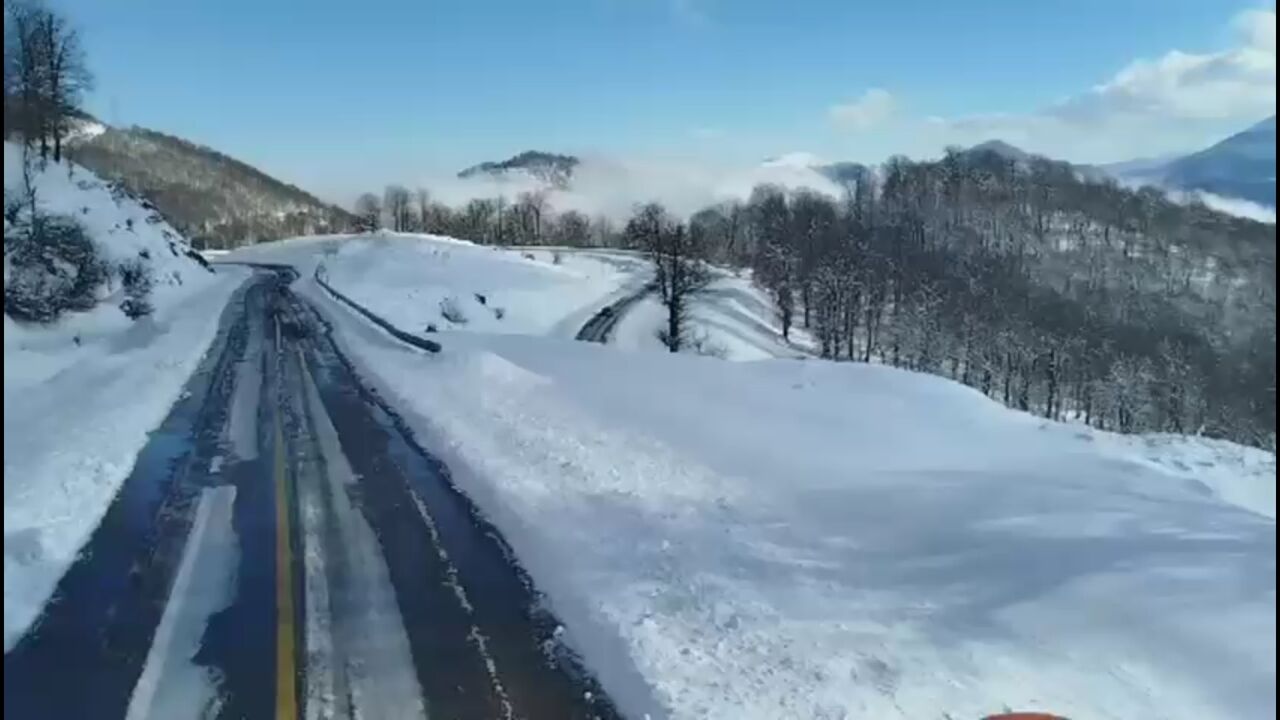 جاده های اصلی و فرعی آذربایجان شرقی باز است/شبانه سفر نکنید