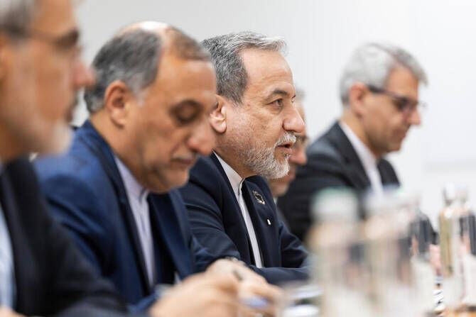 آیا ژنو افق تازه‌ای در دیپلماسی هسته‌ای می‌گشاید؟