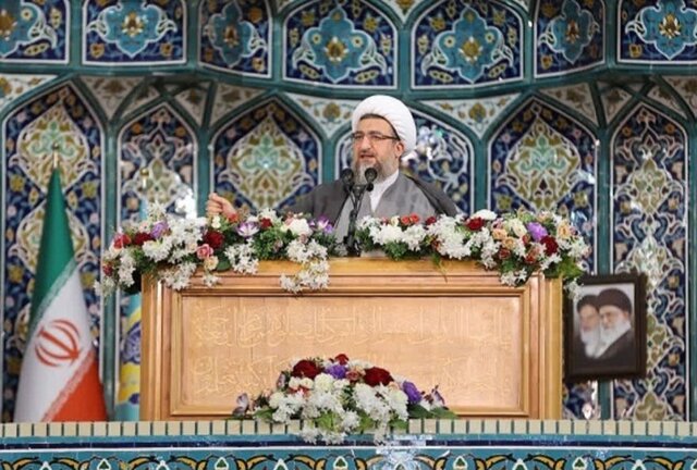 امام جمعه تبریز: آمریکا توان مقابله با ملت ایران را ندارد امام جمعه تبریز: آمریکا توان مقابله با ملت ایران را ندارد