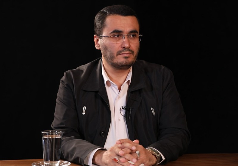 تداوم حضور در خیابان رمز پیروزی در جنگ شناختی دشمن است