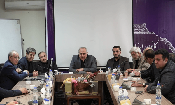 تأکید استاندار بر حل معیشت کارگران و تدوین برنامه کامل برای بازسازی بلبرینگ سازی تبریز
