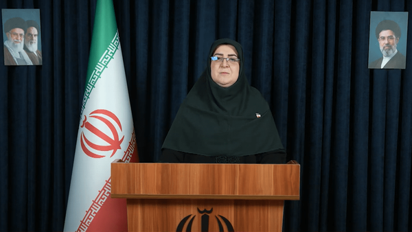 مهاجرانی: ۵۰۰۰ مگاوات نیروگاه خورشیدی تا پایان تابستان وارد مدار می‌شود