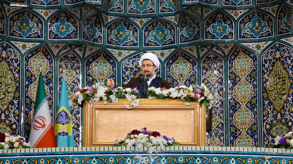تاکید صریح امام جمعه تبریز؛ دشمن از کوچکترین اختلافات سوءاستفاده میکند تاکید صریح امام جمعه تبریز؛ دشمن از کوچکترین اختلافات سوءاستفاده میکند