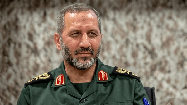 از هر کلامی که اتحاد مقدس شما را به خطر می‌اندازد دوری نمایید