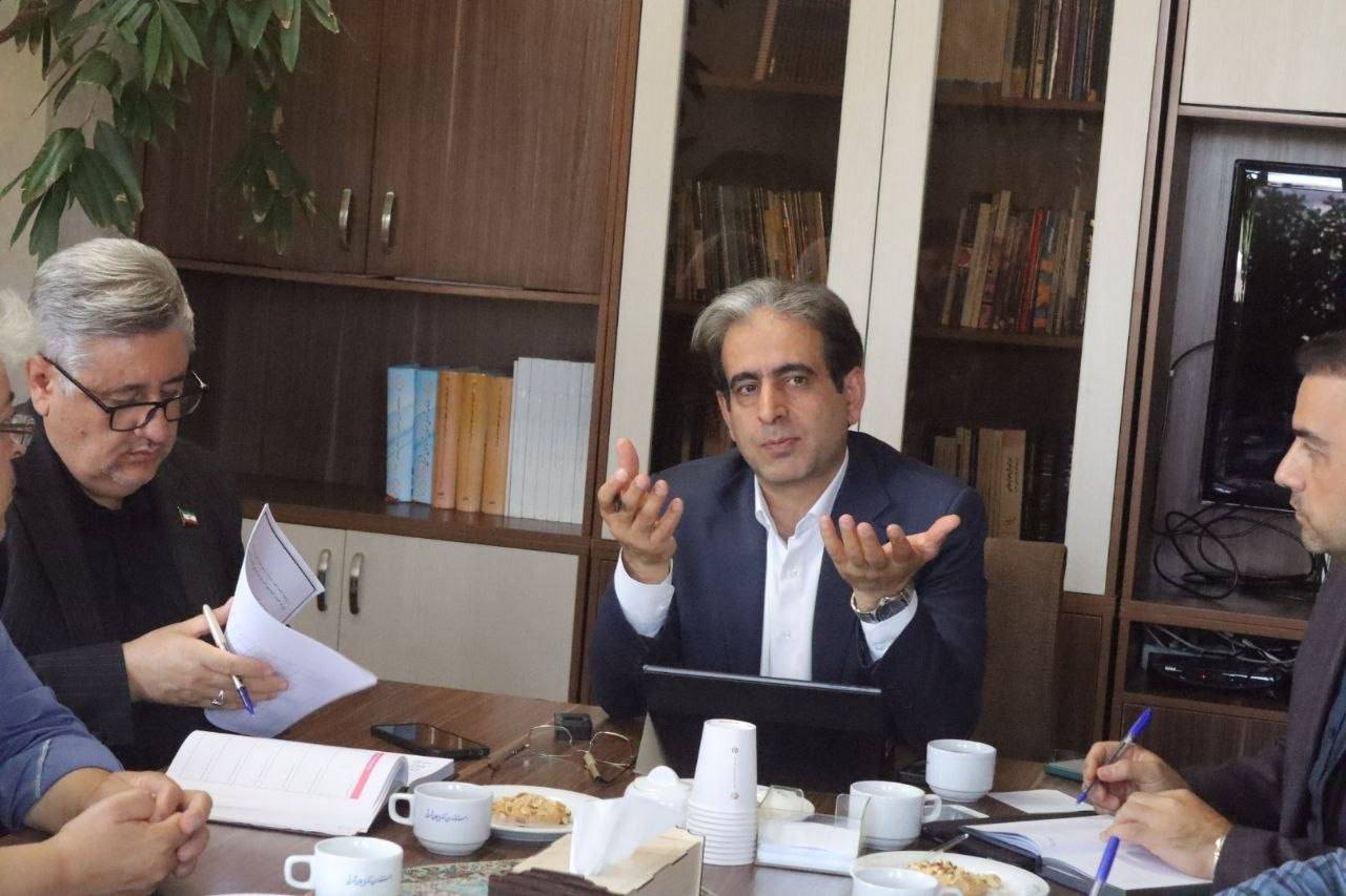 رتبه‌بندی خبرنگاران آذربایجان شرقی؛ گامی به سوی سامان‌دهی یا تکرار وعده‌های دو دهه پیش؟
