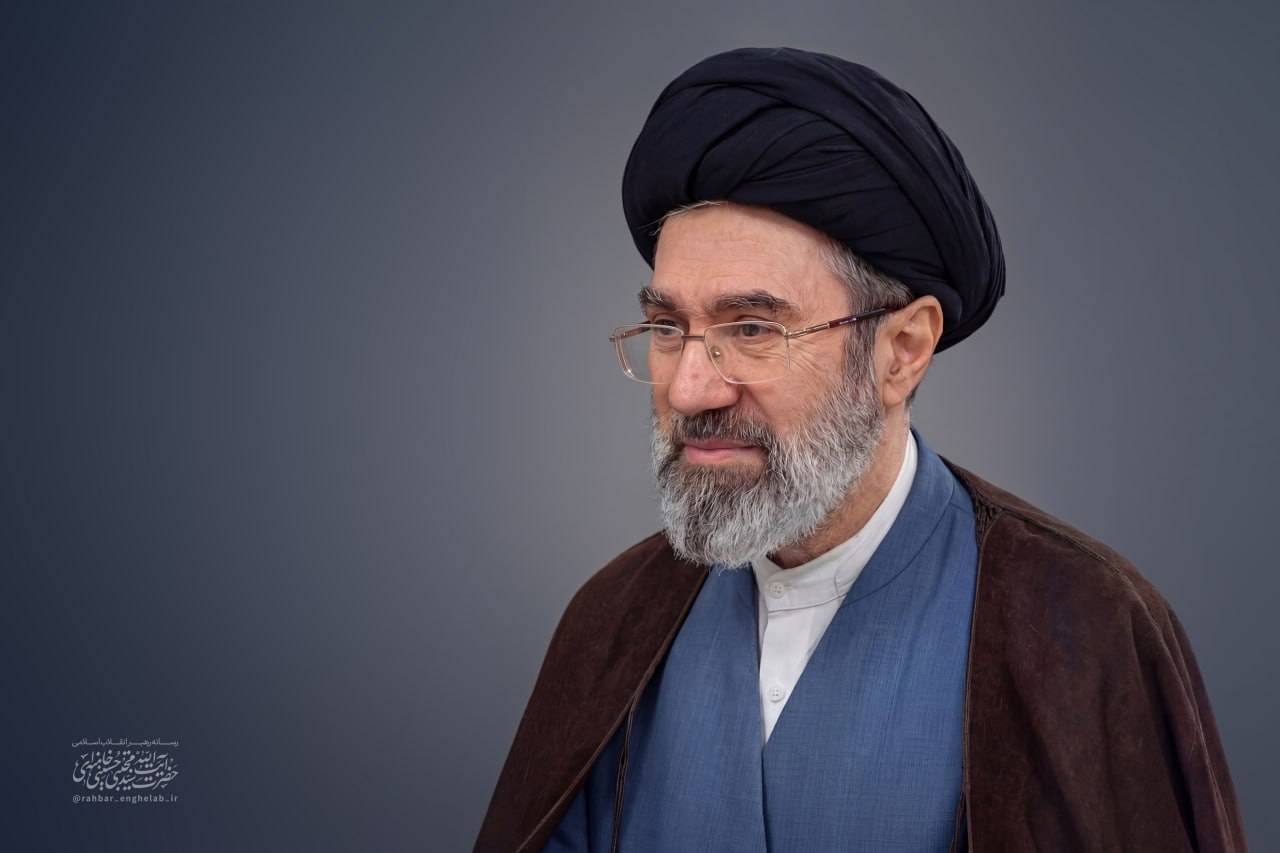 رهبر انقلاب: اتحاد امت اسلامی، ضرورت مقابله با نقشه دشمنان/ نقاب از چهره جنایتکار آمریکا افتاده است+فیلم رهبر انقلاب: اتحاد امت اسلامی، ضرورت مقابله با نقشه دشمنان/ نقاب از چهره جنایتکار آمریکا افتاده است+فیلم