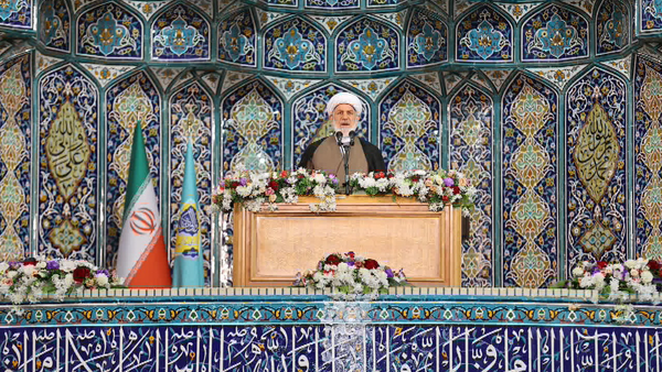 امام جمعه موقت تبریز: محدودیت حجاب در جمهوری آذربایجان نگران‌کننده است