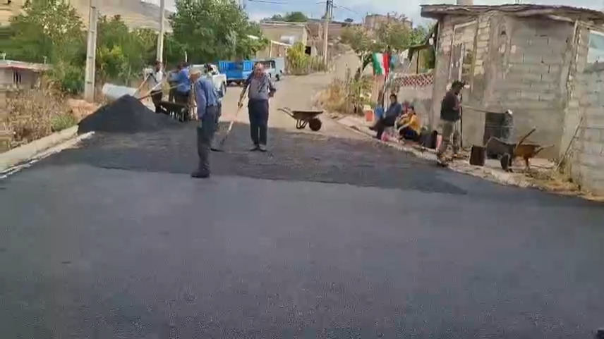 آسفالتریزی ۹۵۳ هزار مترمربع از معابر روستایی آذربایجانشرقی / مصرف ۱۵ هزار و ۸۰۰ تن قیر